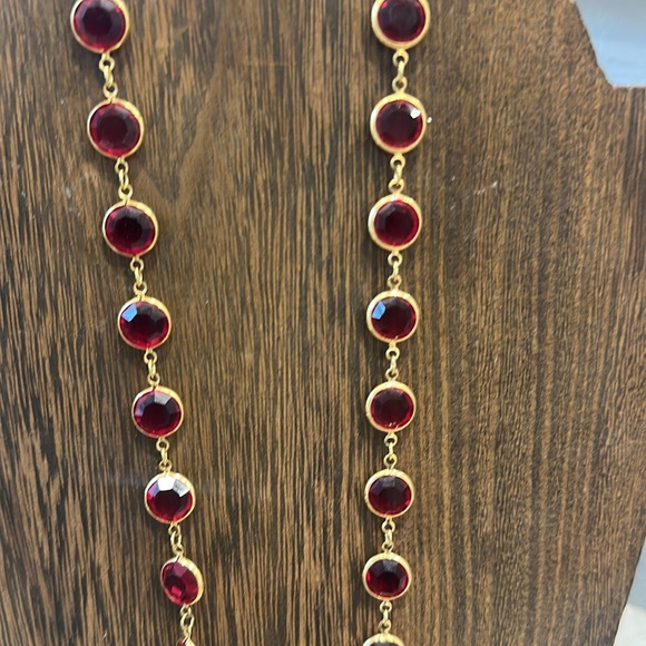 Elegant Swarovski Gold and Red Necklace - Picture 2 of 4